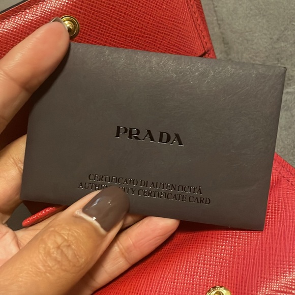 Authentic Prada bifold wallet - Picture 8 of 9